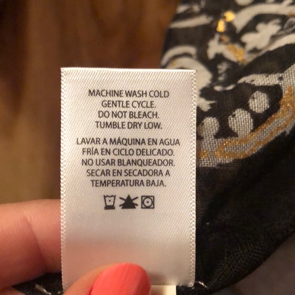 Scarf - Picture 6 of 6